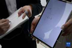 <b>法国青年凯拉·卡克西奥吕正在分享他加入第四届</b>